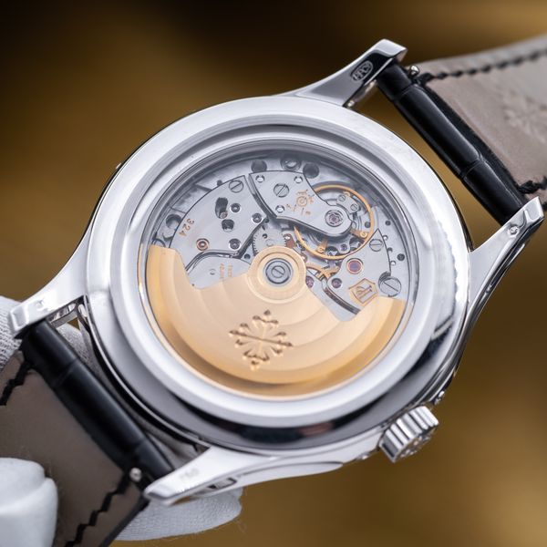 Patek Philippe Complications 5205G-010